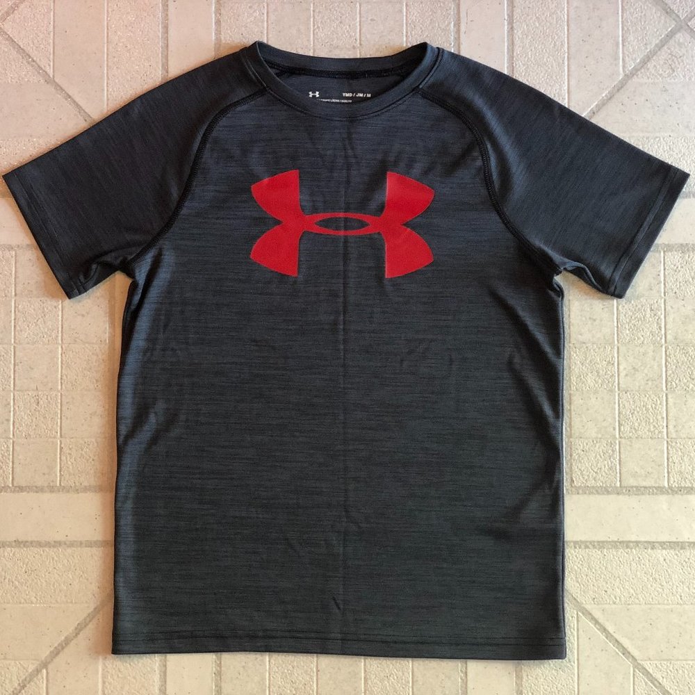 Size YMD Dark Gray & Red UNDER ARMOUR Heat Gear T-Shirt